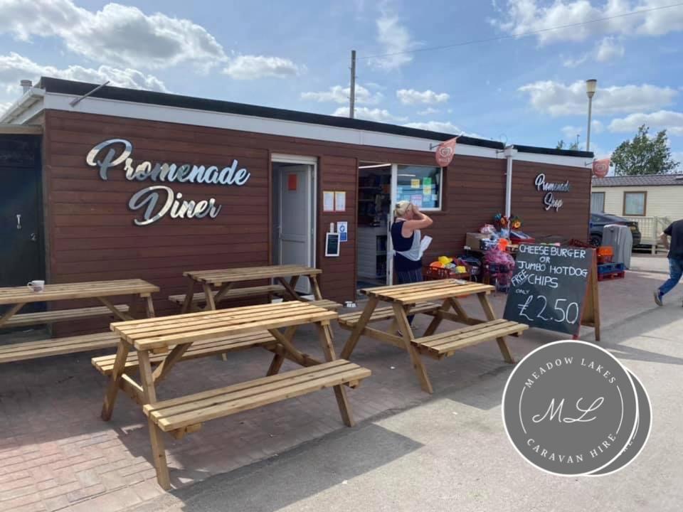 Promenade 566, Direct Beach Access, Close To Fantasy Island, Wifi, Pet Friendly - Meadow Lakes Caravan & Lodge Hire Skegness Dış mekan fotoğraf